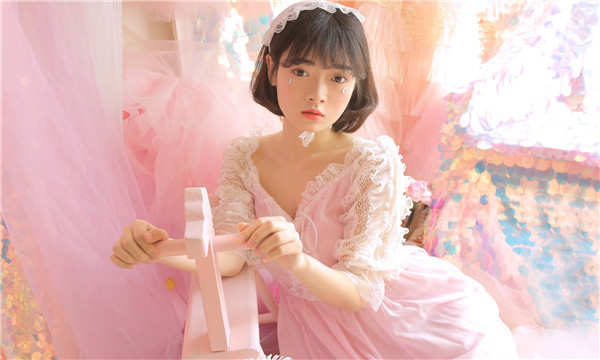 松山湖管委会供卵试管代怀生子多少钱？这一直是很多不孕不育家庭关注的话题。在中国，不孕不育的发生率越来越高，根据《中国不孕不育现状调研报告》显示，育龄夫妇的不孕不育率从20年前的3%增长至现在的12.5%-18.2%，患者人数高达6000万以上。在这样的背景下，许多家庭通过供卵试管来实现自己的生育梦想。那么，供卵试管代怀生子的费用到底是多少呢？